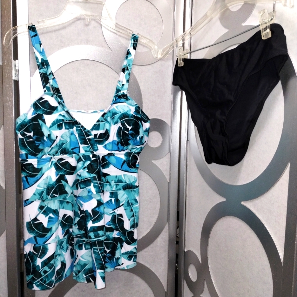 NWT Ekouaer Abstract Teal White & Black 2pc Tankini Size M